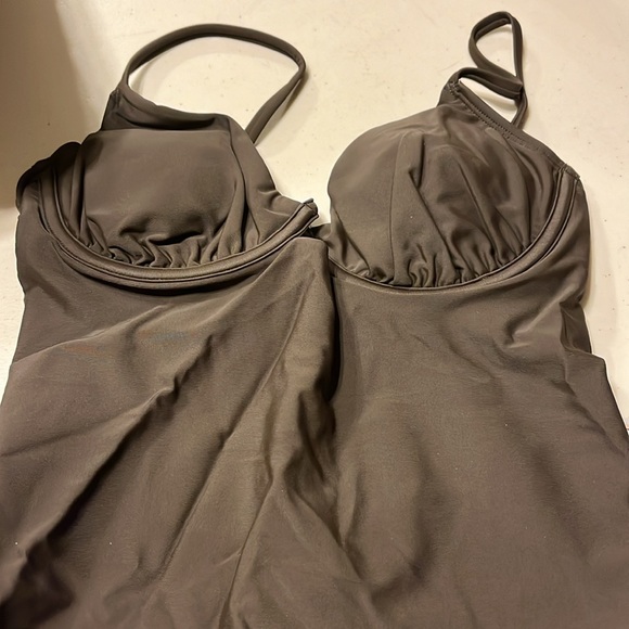 Small size bathing suit, beautiful dark brown by CUPSHE x Stassie - Picture 2 of 13